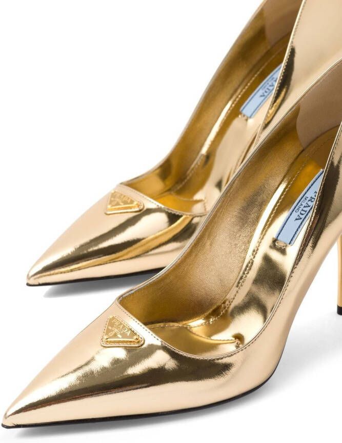 Prada Metallic pumps Goud