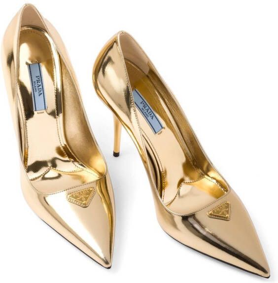 Prada Metallic pumps Goud