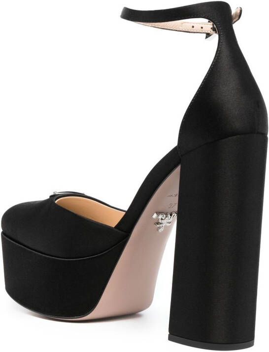 Prada Pumps met plateauzool Zwart