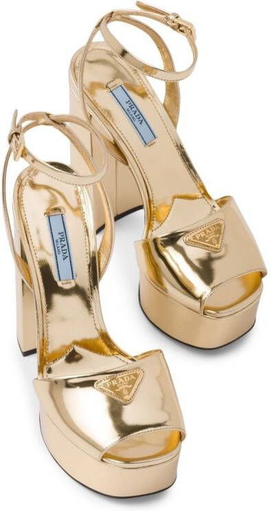 Prada Sandalen met plateauzool Goud