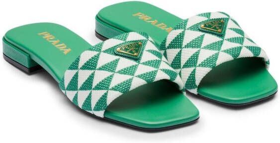 Prada Slippers met borduurwerk Groen