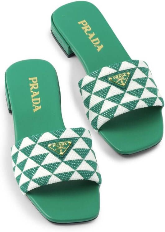 Prada Slippers met borduurwerk Groen