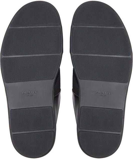 Prada Slippers met logodetail Zwart