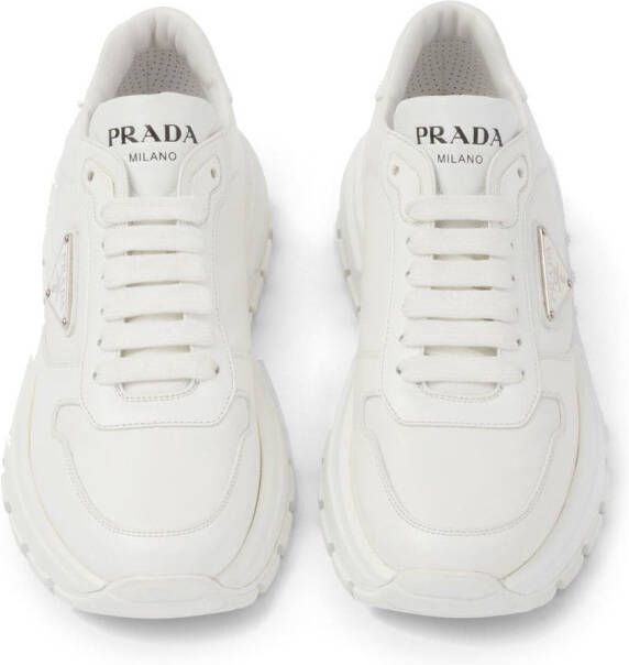 Prada Sneakers met logo Wit