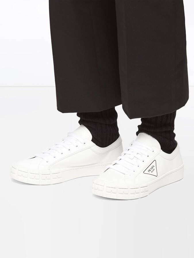 Prada Sneakers met logoprint Wit