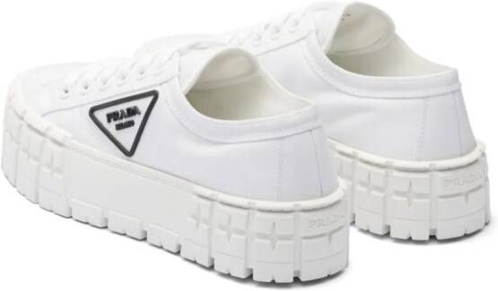 Prada Sneakers met plateauzool Wit