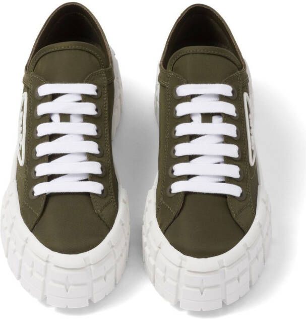 Prada Sneakers met plateauzool Groen