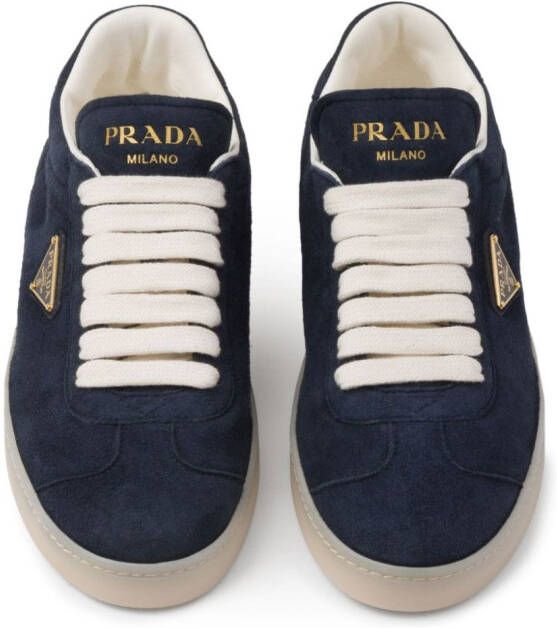 Prada Suède slippers met logo Blauw