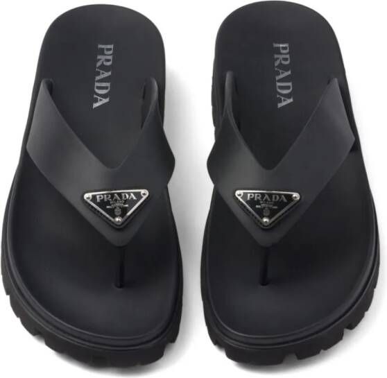 Prada Teenslippers met logo Zwart