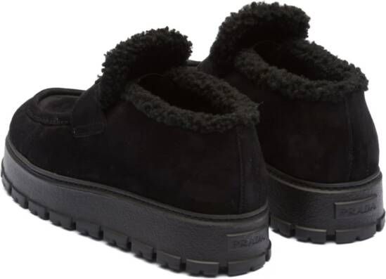 Prada Lammy slippers Zwart