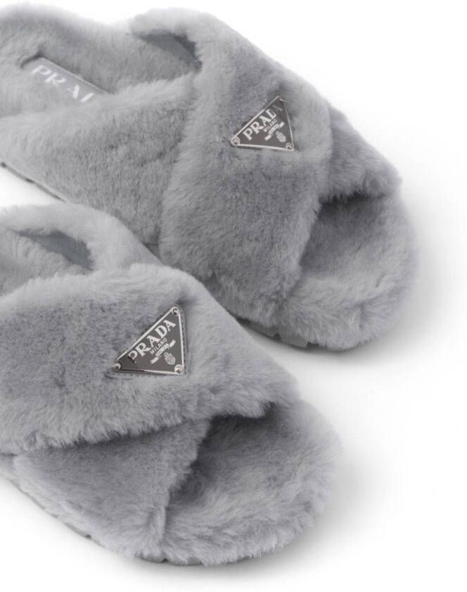 Prada Lammy slippers Grijs