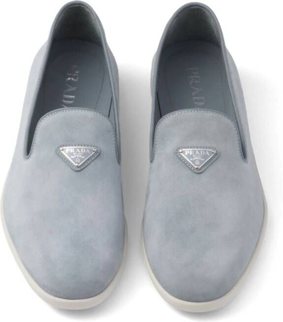 Prada Loafers met logo Blauw