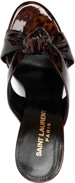 Saint Laurent Sandalen met schildpadschild design Bruin