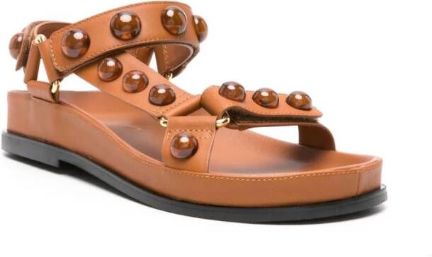 SANDRO Leren sandalen met studs Bruin