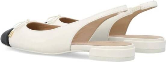 Stuart Weitzman Ballerina's met strik Wit