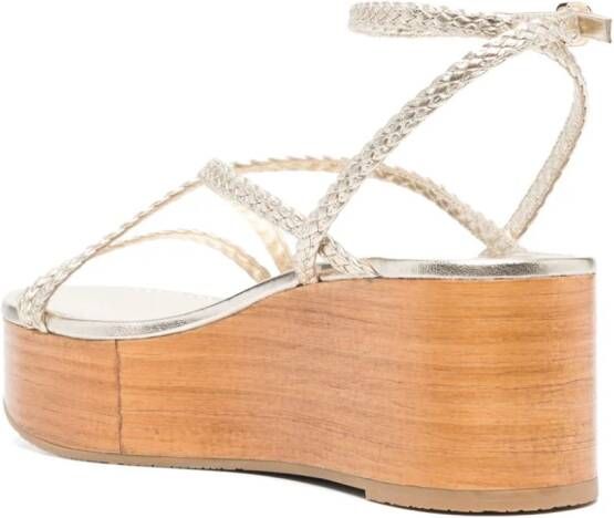 Stuart Weitzman Wovette sandalen met sleehak Goud