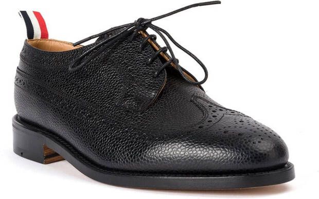 Thom Browne Classic Longwing Brogue Flat In Black Pebble Grain Zwart