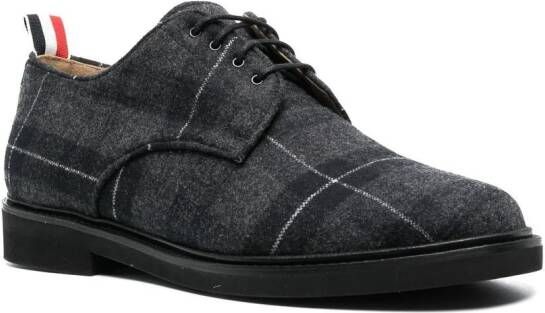 Thom Browne Derby schoenen met tartan ruit Grijs