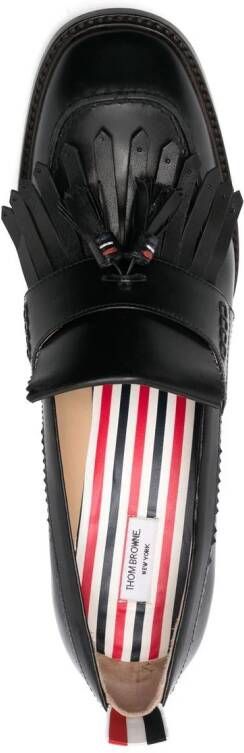 Thom Browne Kilt loafers met kwastjes Zwart