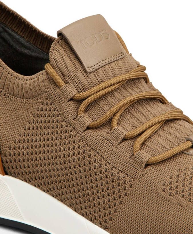 Tod's Gebreide sneakers met logo applicatie Bruin