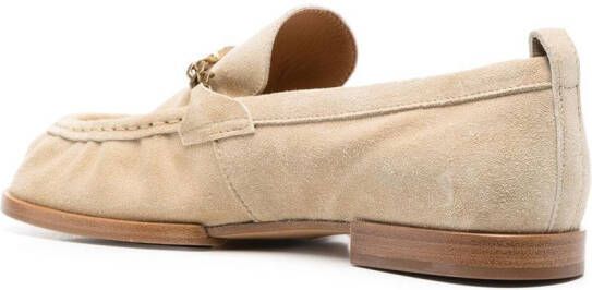 Tod's Loafers met ketting Beige