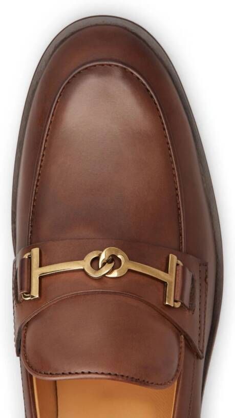 Tod's Loafers met logoplakkaat Bruin