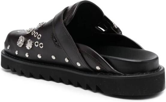 Toga Virilis Slippers met studs Bruin