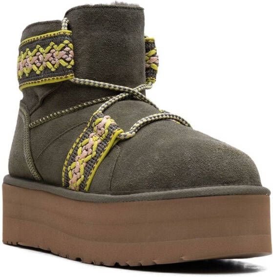 UGG Classic Mini II Braid enkellaarzen met plateauzool Groen