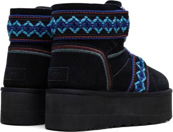 UGG Classic Mini II Braid enkellaarzen met plateauzool Zwart