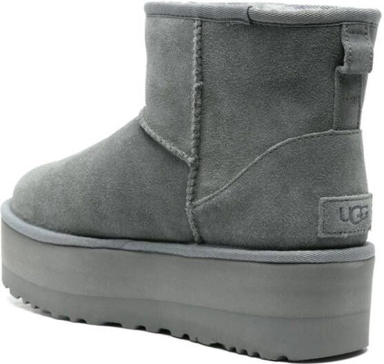 UGG Klassieke enkellaarzen met plateauzool Groen