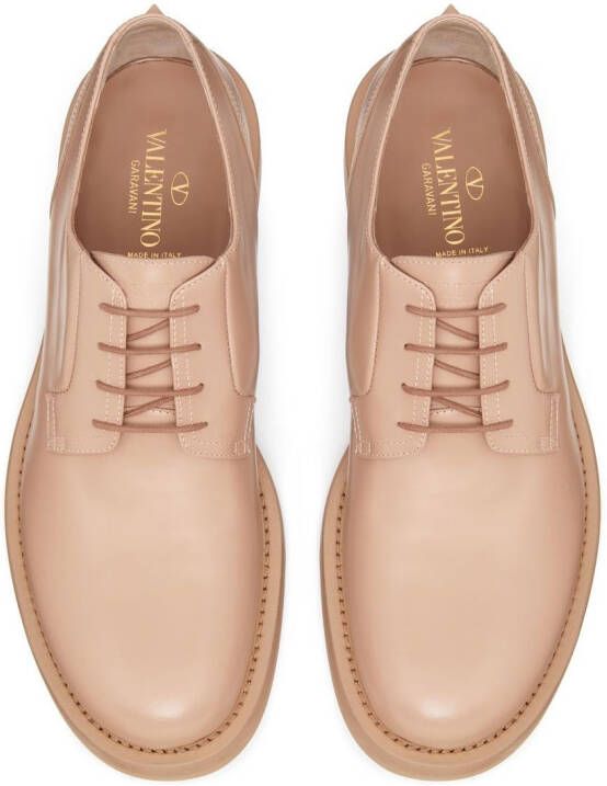 Valentino Garavani Rockstud Essential Derby schoenen Beige