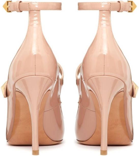 Valentino Garavani Rockstud pumps van lakleer Beige