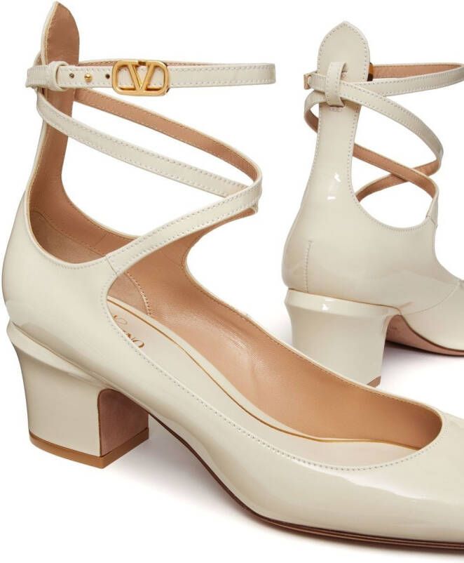 Valentino Garavani Tan-Go lakleren pumps Wit