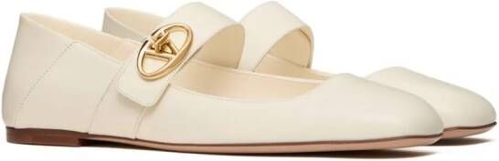 Valentino Garavani VLogo Locker Mary-Jane ballerina's Beige