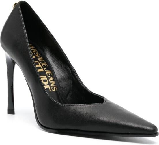 Versace Jeans Couture Pumps met puntige neus Zwart