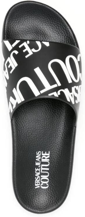 Versace Jeans Couture Slippers met logo-reliëf Zwart