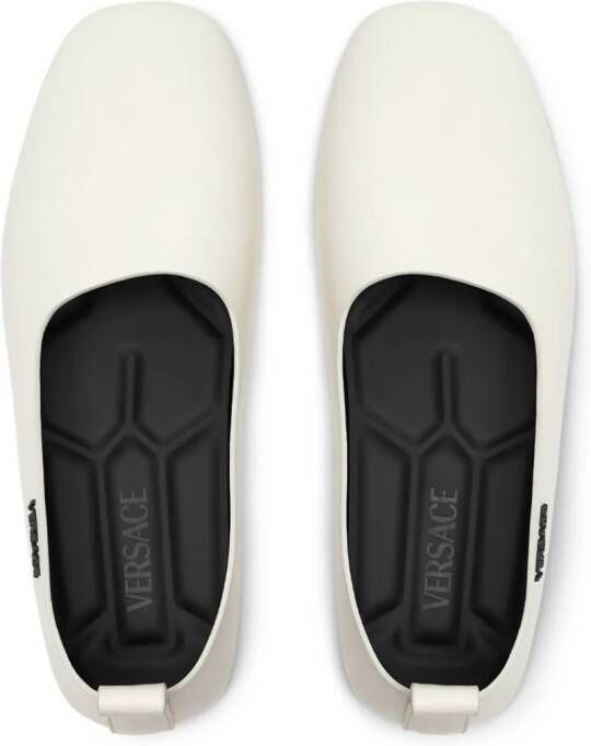 Versace Leren loafers met logoplakkaat Wit