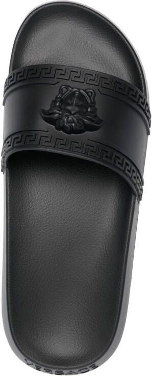 Versace Palazzo slippers met Medusaplakkaat Zwart