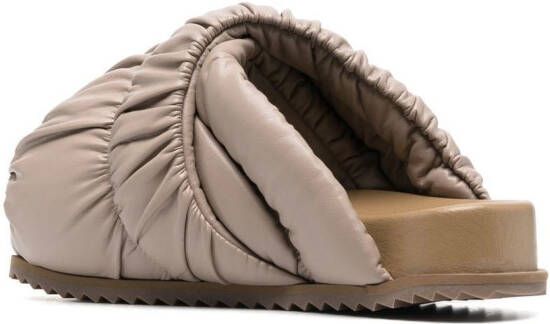 YUME Oversized muiltjes Beige