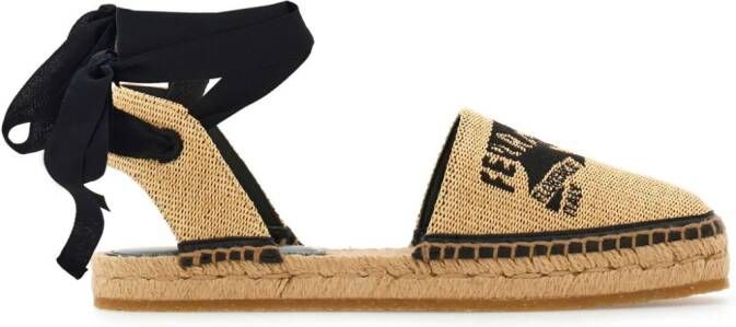 Ferragamo Espadrilles met geborduurd logo Beige