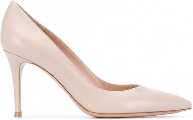 Gianvito Rossi Pumps met puntige neus Beige