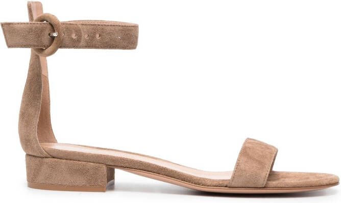 Gianvito Rossi Sandalen met gesp Beige