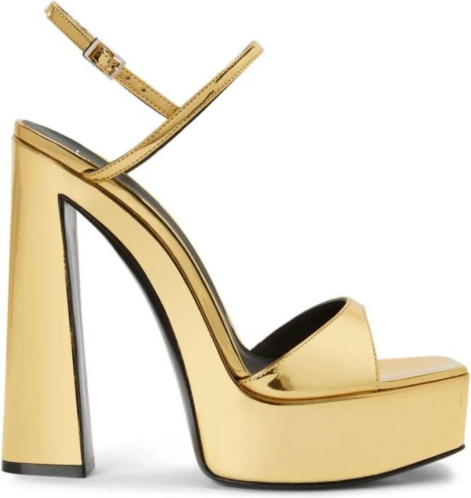 Giuseppe Zanotti Sylvy sandalen met plateauzool Goud