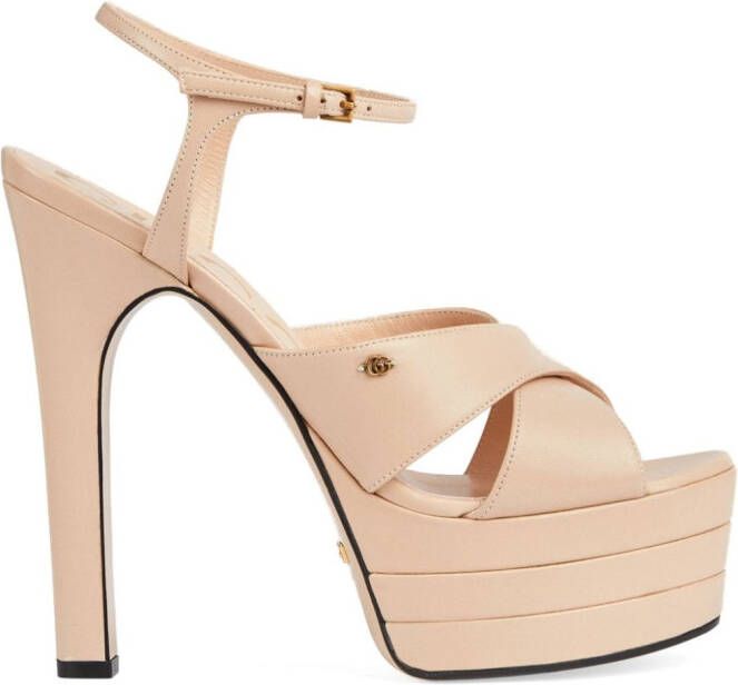 Gucci Sandalen met plateauzool Beige