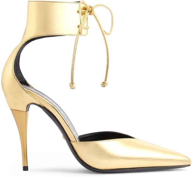 Gucci Metallic pumps Goud