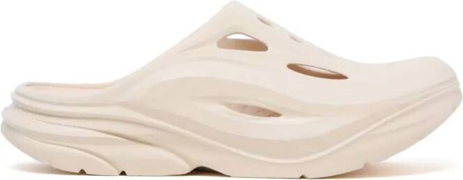 HOKA Ora Recovery slippers met ronde neus Beige