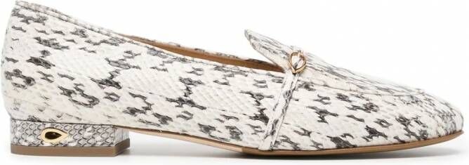 Jennifer Chamandi Loafers met slangenhuid print Wit