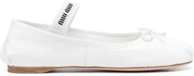 Miu Ballerina's met logo Wit