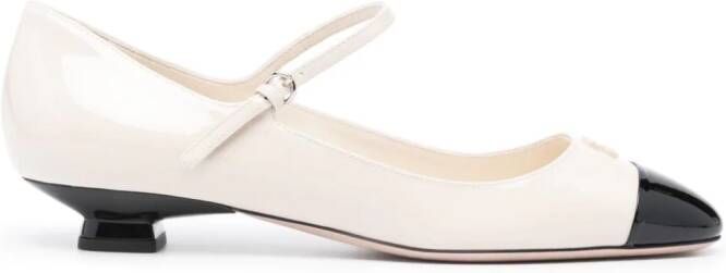 Miu Lakleren ballerina's Beige