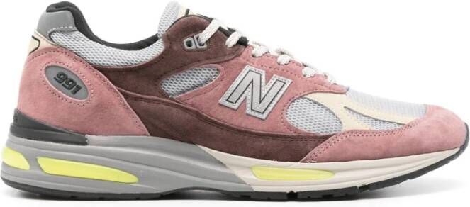 New Balance Made in UK 991v2 sneakers met logopatch Roze